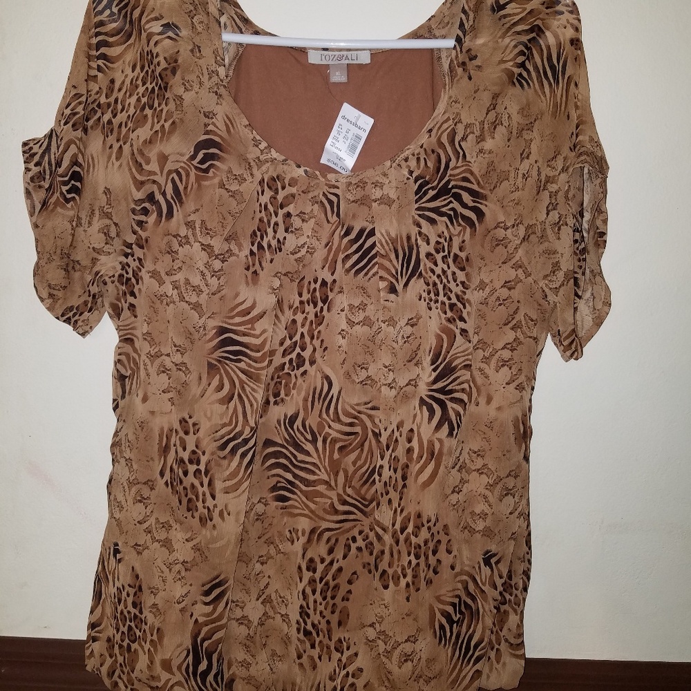 Dressbarn short sleeve  top size xl